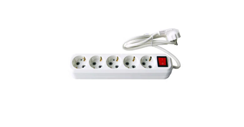 razklonitel-5-gnezda-s-kabel-1-5-m-h1-5-mm2-s-klyuch-mk Разклонител 5 гнезда с кабел 1.5m х1.5mm2 с КЛЮЧ MK - Image 1